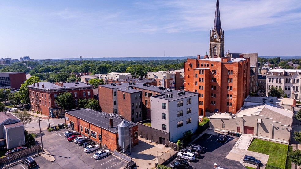 More Photos Of 2800 Woodburn Ave, Cincinnati Storefront For Sale