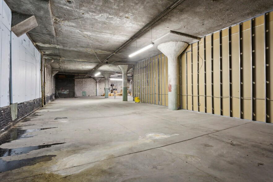 More Photos Of 1900 S Christopher Columbus Blvd, Philadelphia Freestanding For Sale