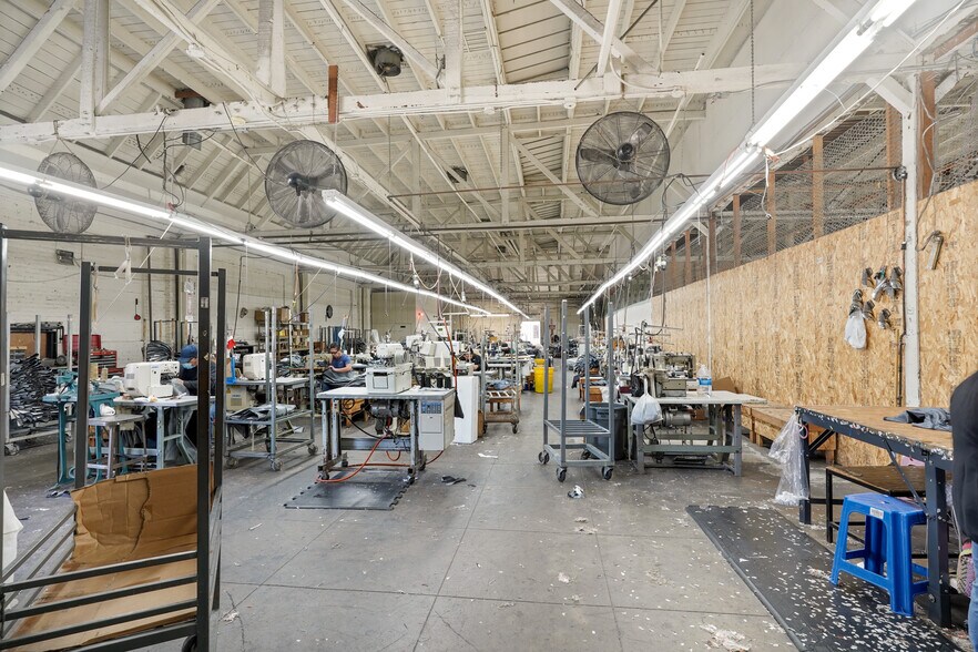 More Photos Of 3000-3006 S Main St, Los Angeles Manufacturing For Sale