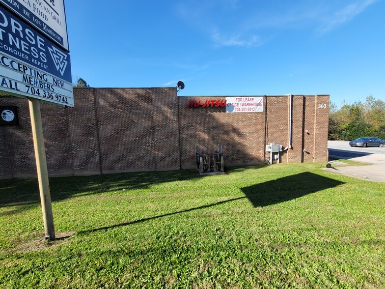 More Photos Of 363-365 N Concord Pky, Concord Warehouse For Lease