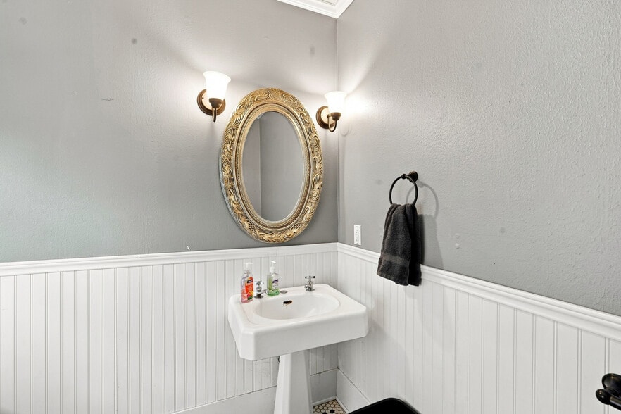 More Photos Of 1417 8th Ave, Fort Worth Hospitality For Sale