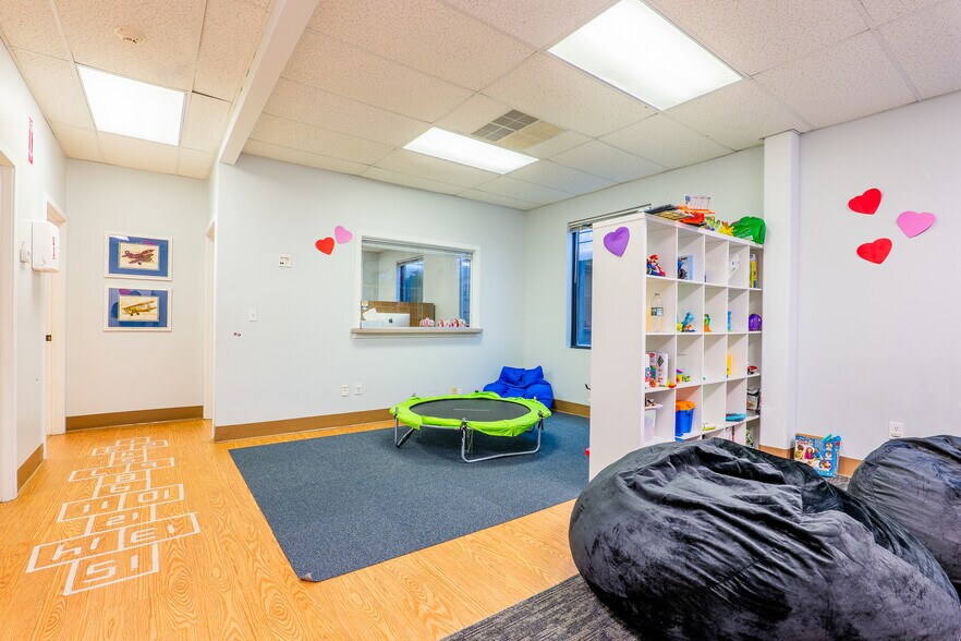 More Photos Of 60 Old New Milford Rd, Brookfield Office For Sale