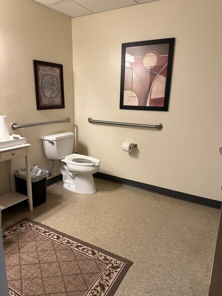 More Photos Of 7300-7350 Heritage Village Plz, Gainesville Coworking Space