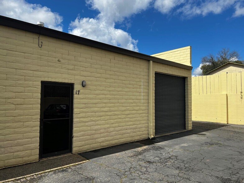 More Photos Of 1666 E Cypress Ave, Redding Office For Lease