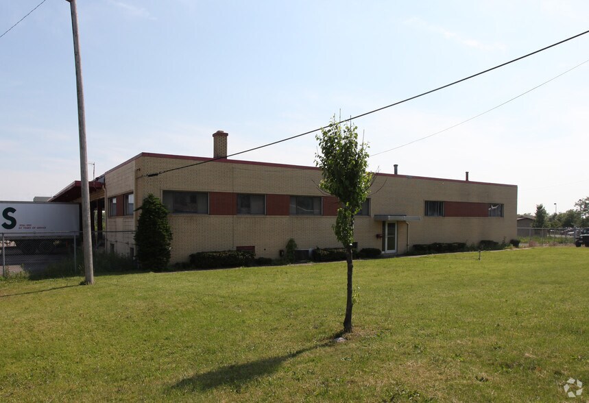 More Photos Of 3365 Broadway St, Cheektowaga Truck Terminal For Sale