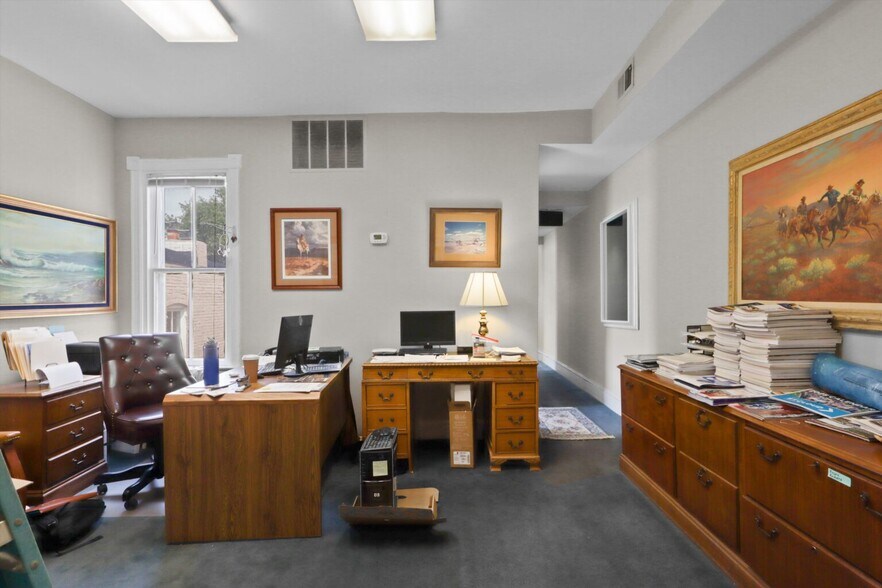 More Photos Of 517 2nd St NE, Washington Office Residential For Sale