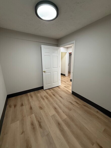More Photos Of 10841 Kingston Pike, Knoxville Freestanding For Lease