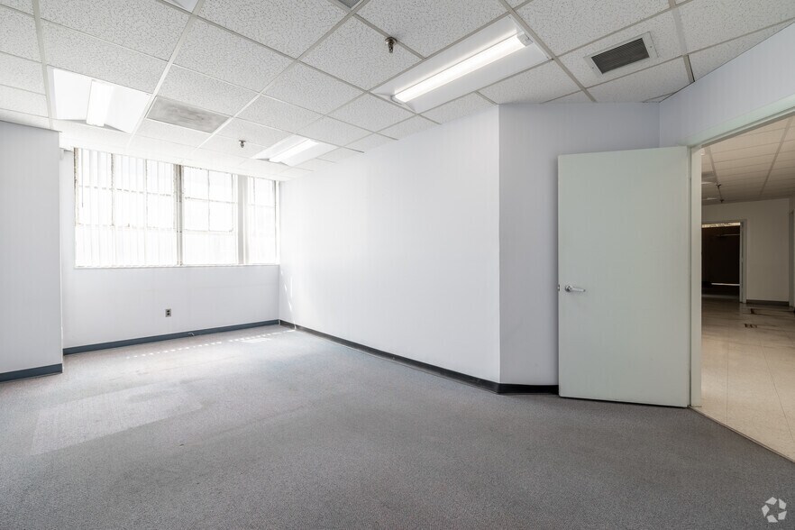 More Photos Of 12 Channel St, Boston Light Manufacturing For Lease
