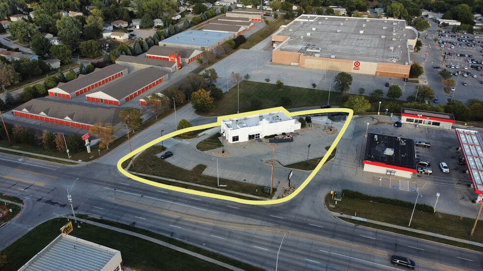 More Photos Of 3949 N 132nd St, Omaha Freestanding For Sale