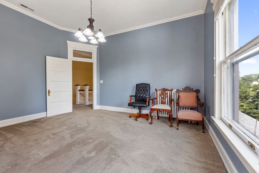 More Photos Of 1542 Frederica St, Owensboro Office Residential For Sale