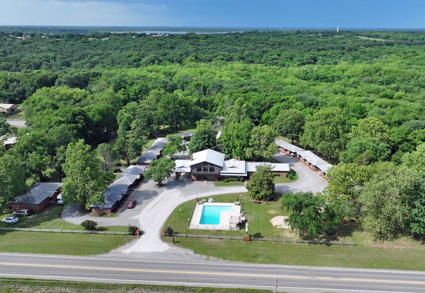 More Photos Of 33700 S 51 Hwy, Wagoner Hotel For Sale