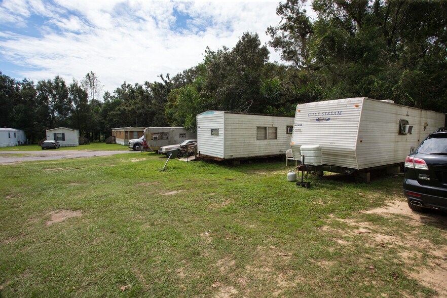 More Photos Of 9771 Guidy Ln, Pensacola Manufactured Housing Mobile Home Park For Sale