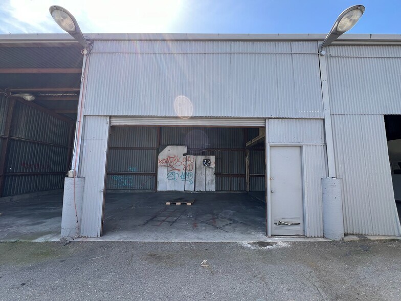 More Photos Of 1019 High St, Oakland Manufacturing For Lease