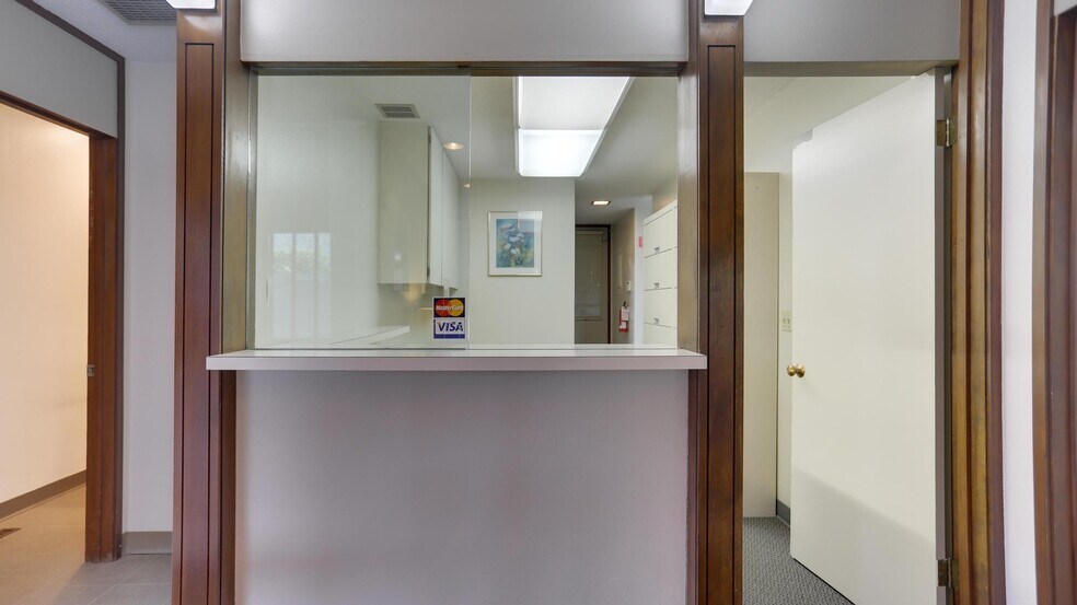More Photos Of 15012 SE Stark St, Portland Office For Lease