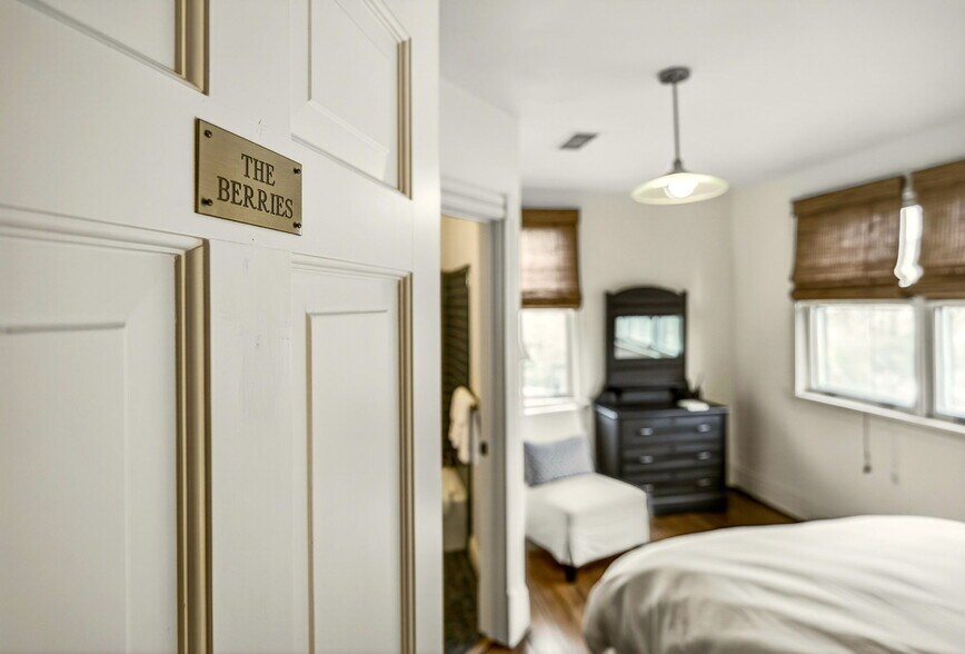 More Photos Of 668 N Main St, Ashland Hospitality For Sale