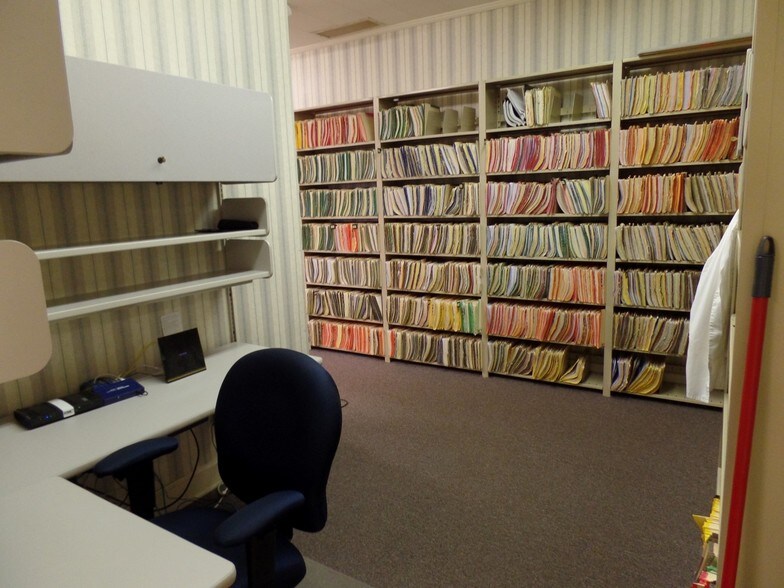 More Photos Of 316 E Harper St, Troy Medical For Sale