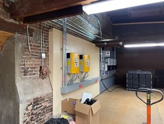 More Photos Of 2600 6th Ave, Troy Showroom For Lease