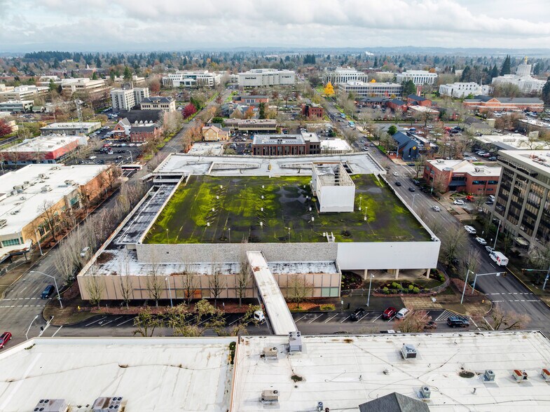 More Photos Of 400 High St NE, Salem Department Store For Sale