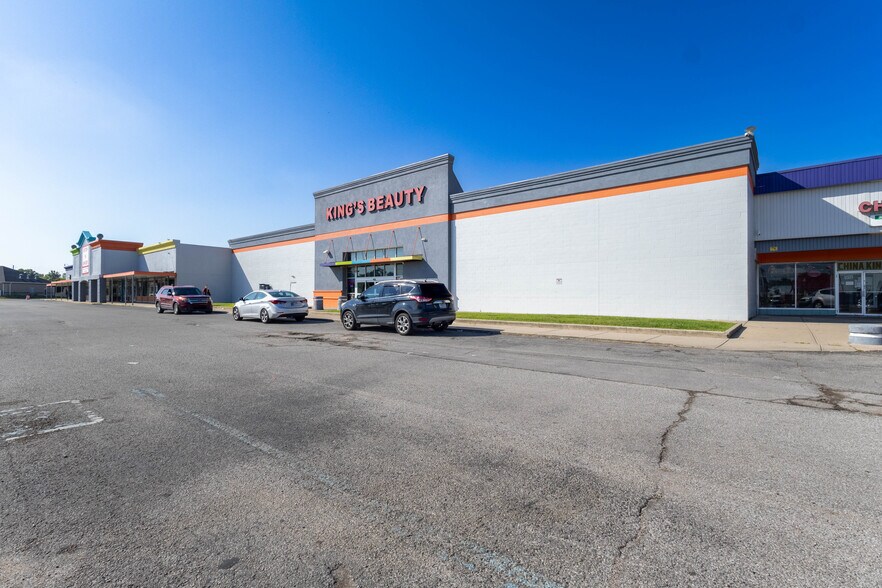 More Photos Of 8939 E 38th St, Indianapolis Unknown For Lease