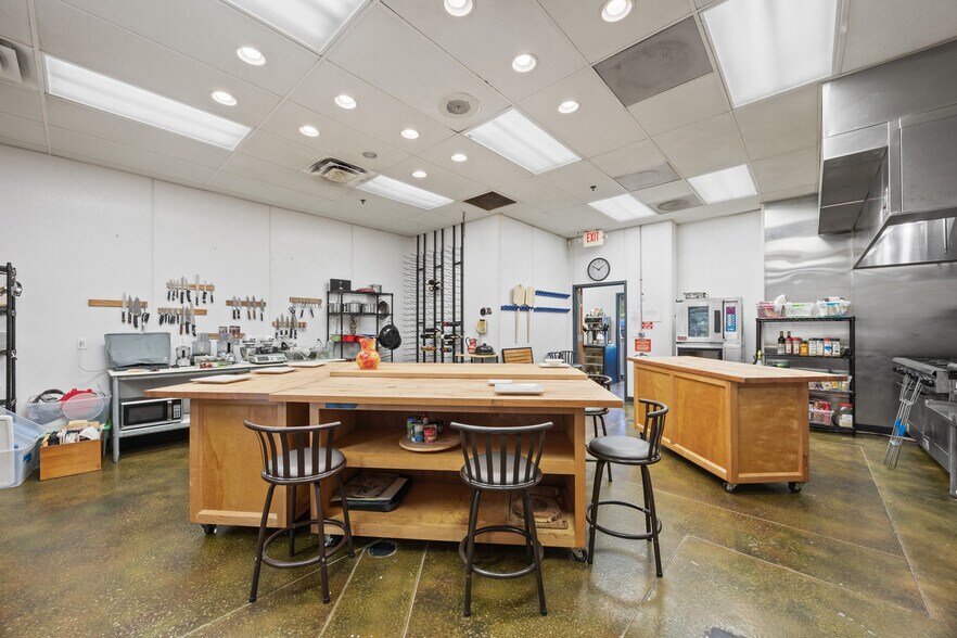 More Photos Of 145 Hilden Rd, Ponte Vedra Storefront For Sale