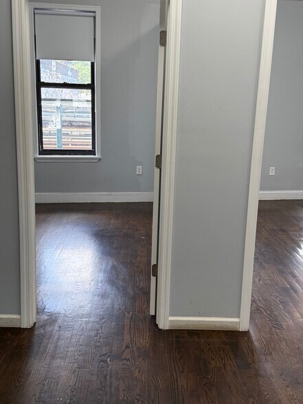 More Photos Of 9206 Jamaica Ave, Woodhaven Storefront For Lease