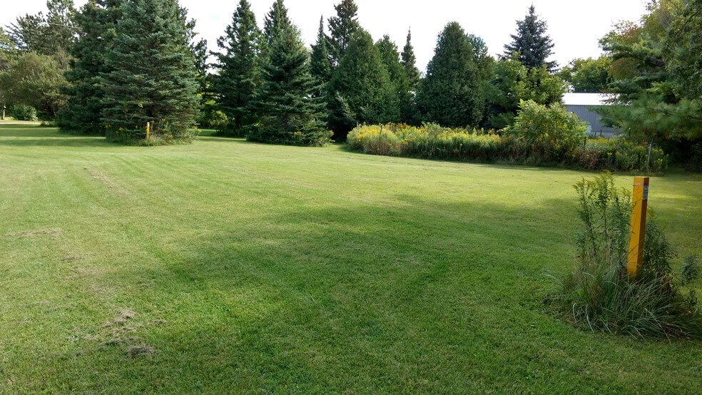 More Photos Of 7679 State Highway 57, Sturgeon Bay General Retail For Sale