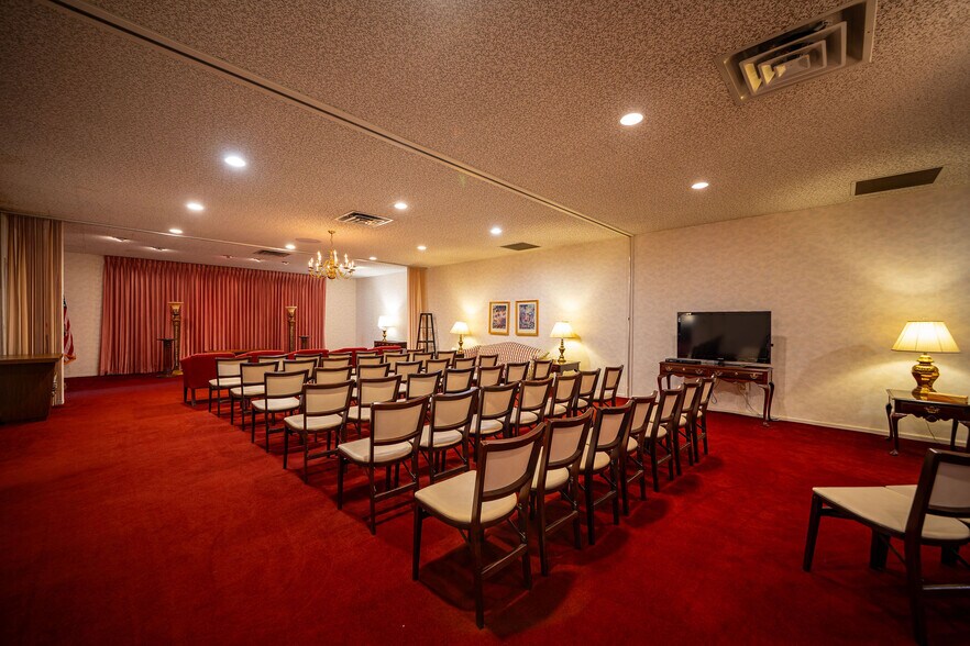 More Photos Of 2990 Bethel Rd, Columbus Funeral Home For Sale