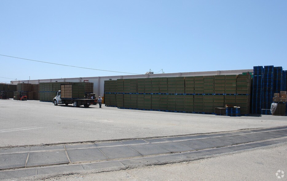 More Photos Of 1115 Mercantile St, Oxnard Manufacturing For Sale