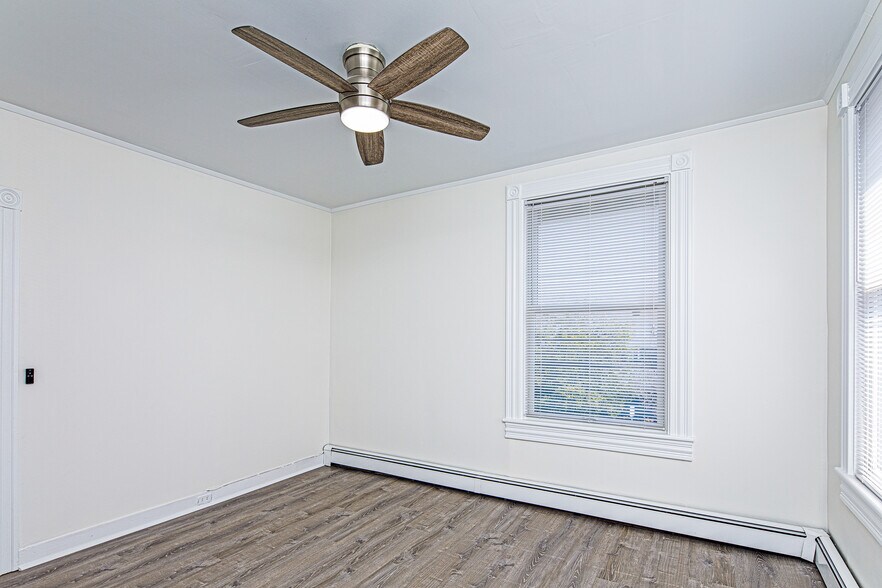 More Photos Of 58 Bridge Ave, Bay Head General Retail For Lease