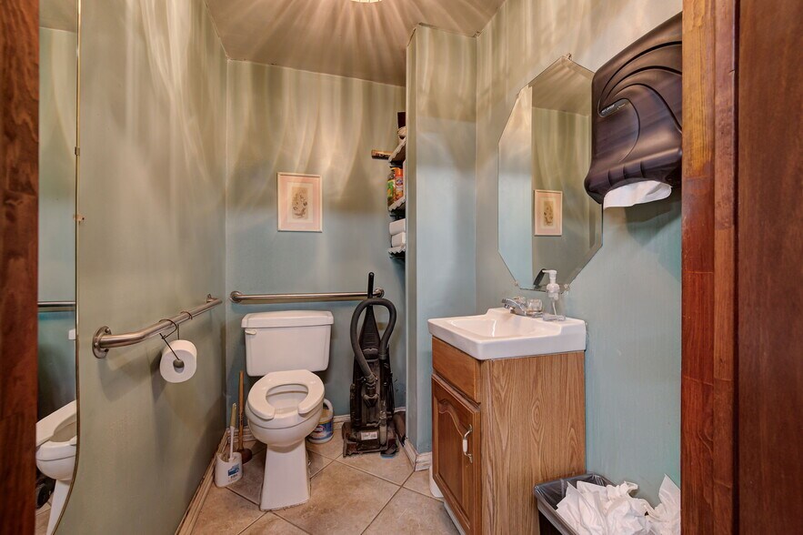 More Photos Of 2601 S Prospect Ave, Oklahoma City Freestanding For Sale