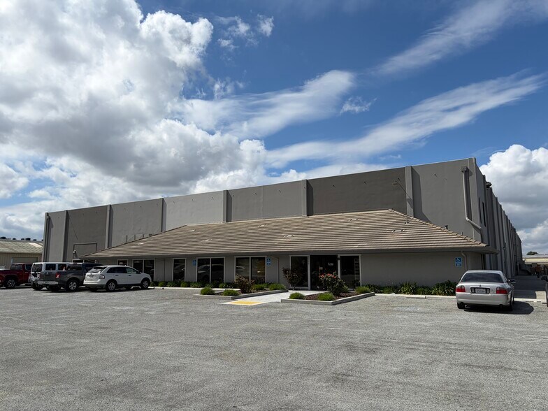Primary Photo Of 1900 Shelton Dr, Hollister Warehouse For Lease