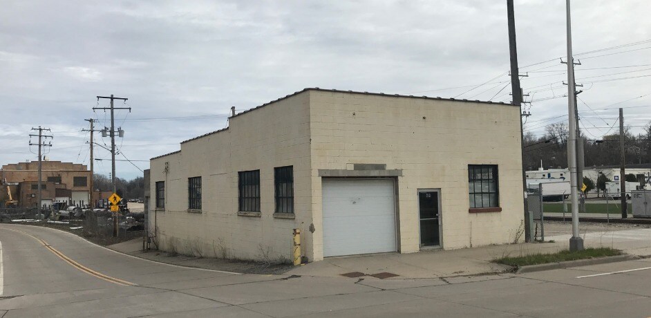 Primary Photo Of 712 S Olde Oneida St, Appleton Industrial For Sale