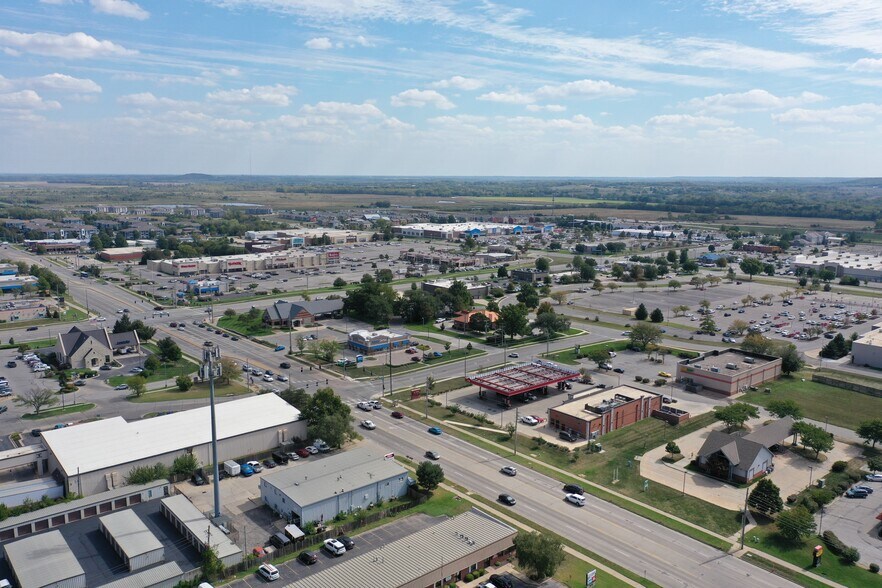 More Photos Of 2221 W 31st St, Lawrence Bank For Sale