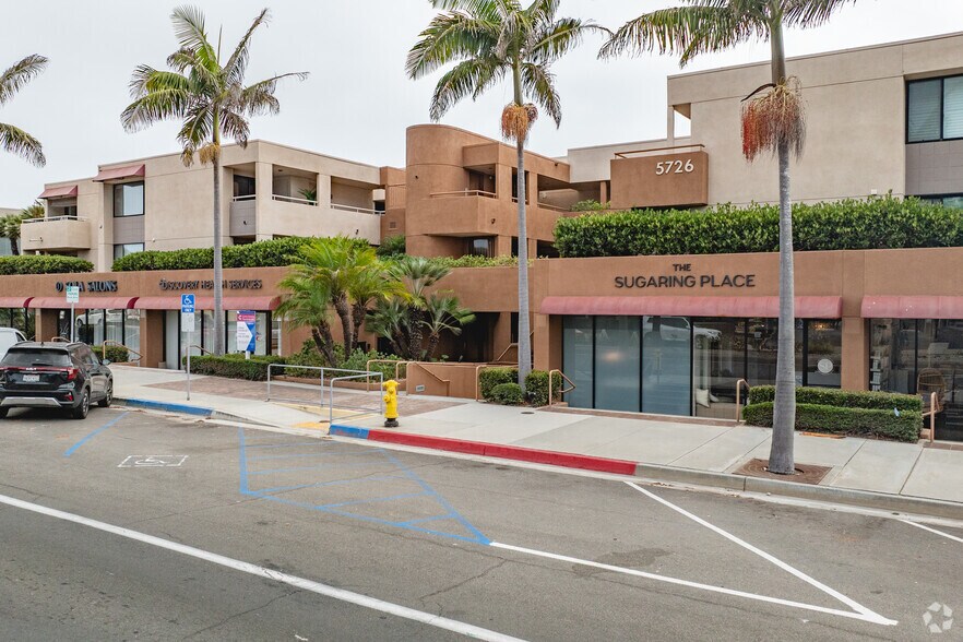 More Photos Of 5724-5726 La Jolla Blvd, La Jolla Apartments For Lease