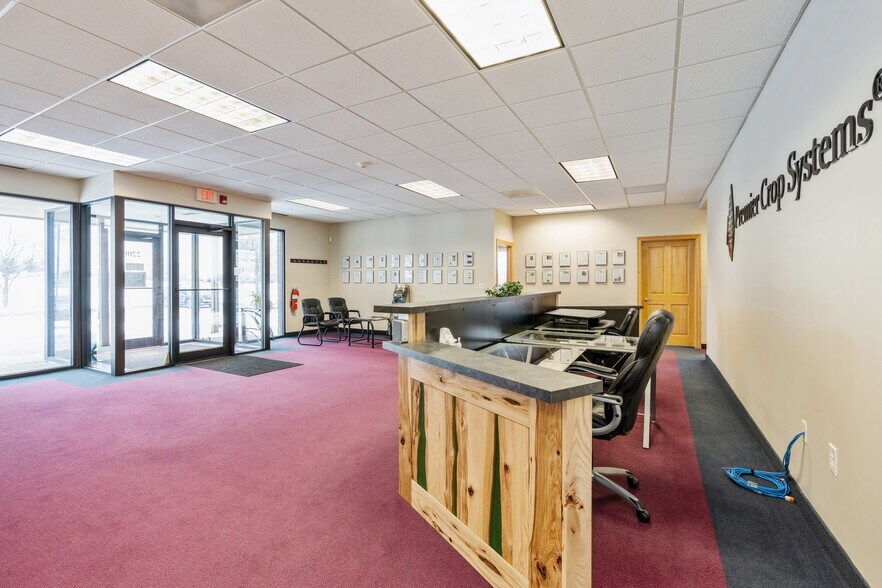 More Photos Of 2200 Gannett Ave, Des Moines Office For Sale