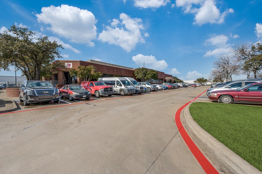 More Photos Of 13780 Benchmark Dr, Farmers Branch Distribution For Lease