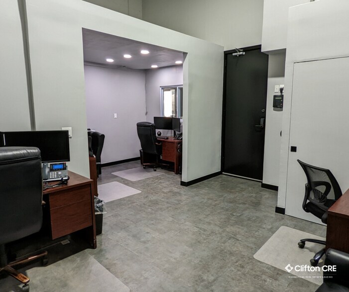 More Photos Of 10 Mckinley St, Linden Warehouse For Lease