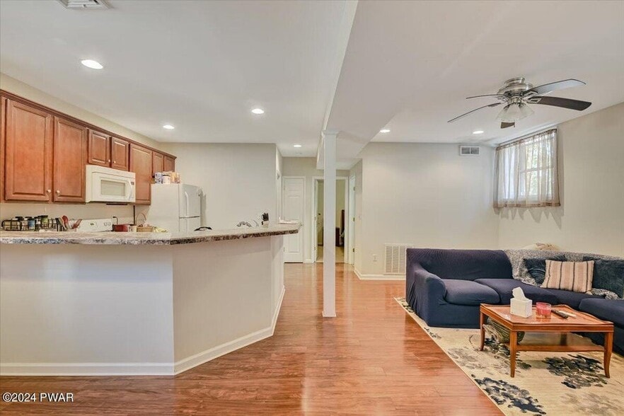 More Photos Of 186 Ledgedale Rd, Lake Ariel Apartments For Sale