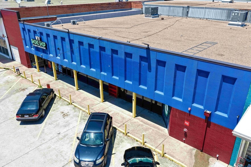 More Photos Of 312 E Main St, Grand Prairie Showroom For Lease