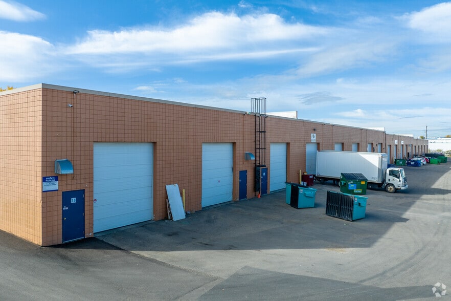 More Photos Of 3716 56th Ave SE, Calgary Warehouse For Lease