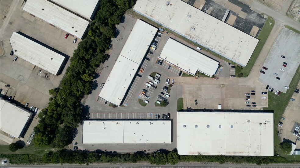 More Photos Of 1663 Hickory Dr, Haltom City Unknown For Lease