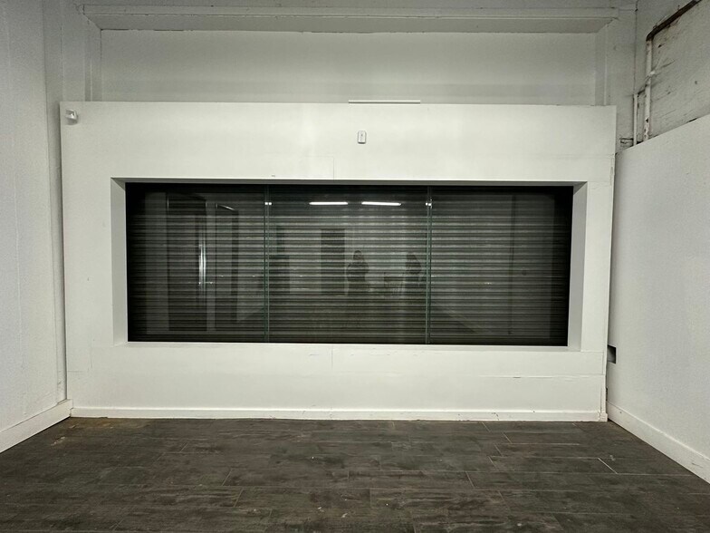 More Photos Of 1040-1050 S Olive St, Los Angeles General Retail For Sale