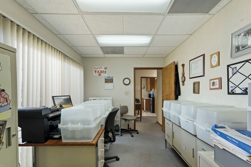 More Photos Of 1820 W Kettleman Ln, Lodi Office For Sale