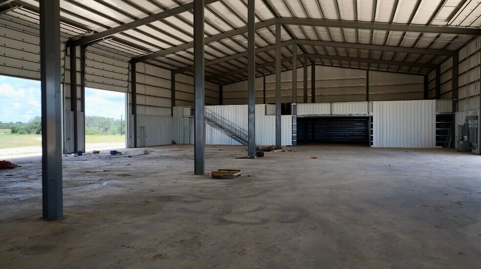 More Photos Of 7836 Old Campbellton Rd, Pleasanton Warehouse For Sale