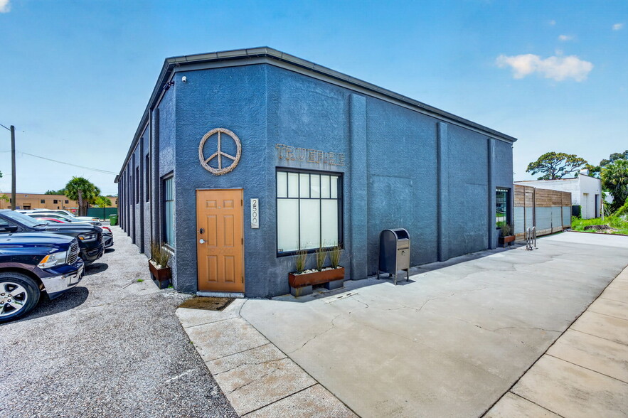 More Photos Of 2500 Emerson Ave S, Saint Petersburg Manufacturing For Sale