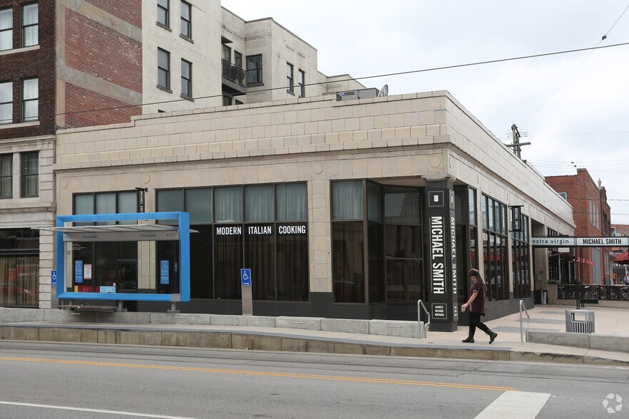 More Photos Of 1900 Main St, Kansas City General Retail For Lease