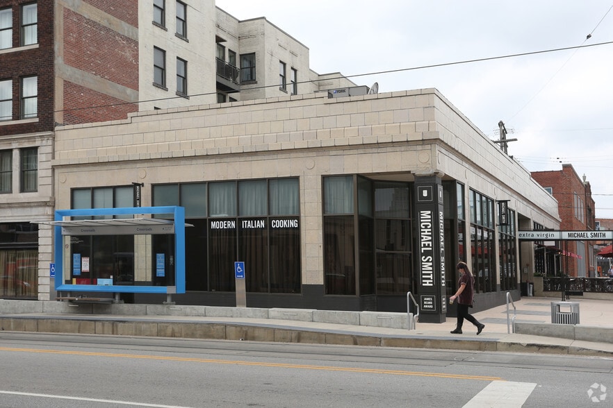 More Photos Of 1900 Main St, Kansas City General Retail For Lease