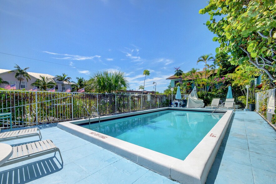 More Photos Of 901 S Federal Hwy, Lake Worth Hotel For Sale