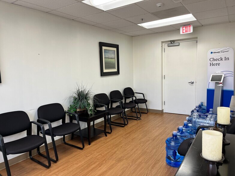 More Photos Of 1577 E Chevy Chase Dr, Glendale Medical For Lease