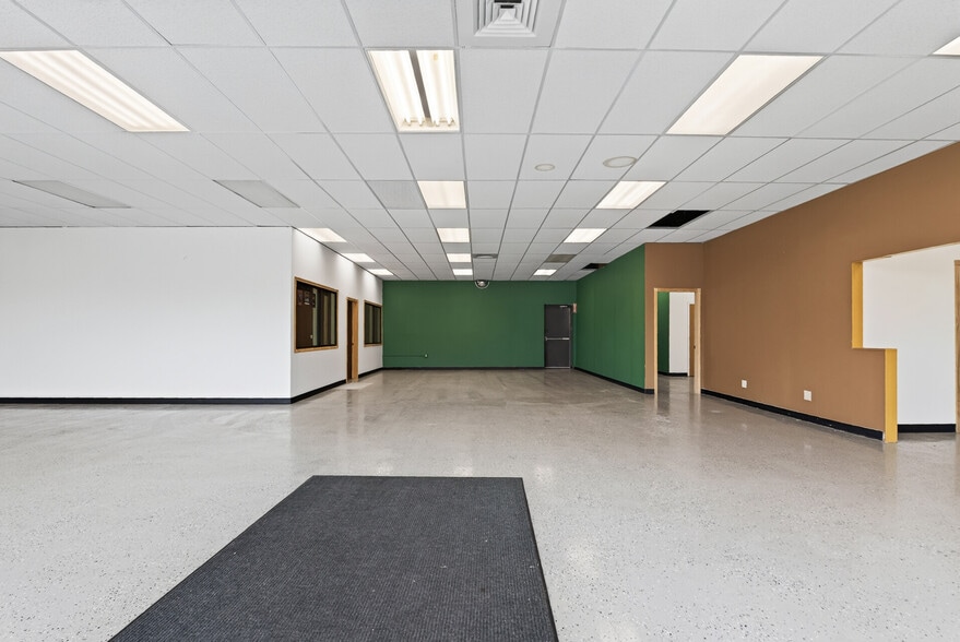 More Photos Of 15825 NW 7th Ave, Andover Convenience Store For Lease
